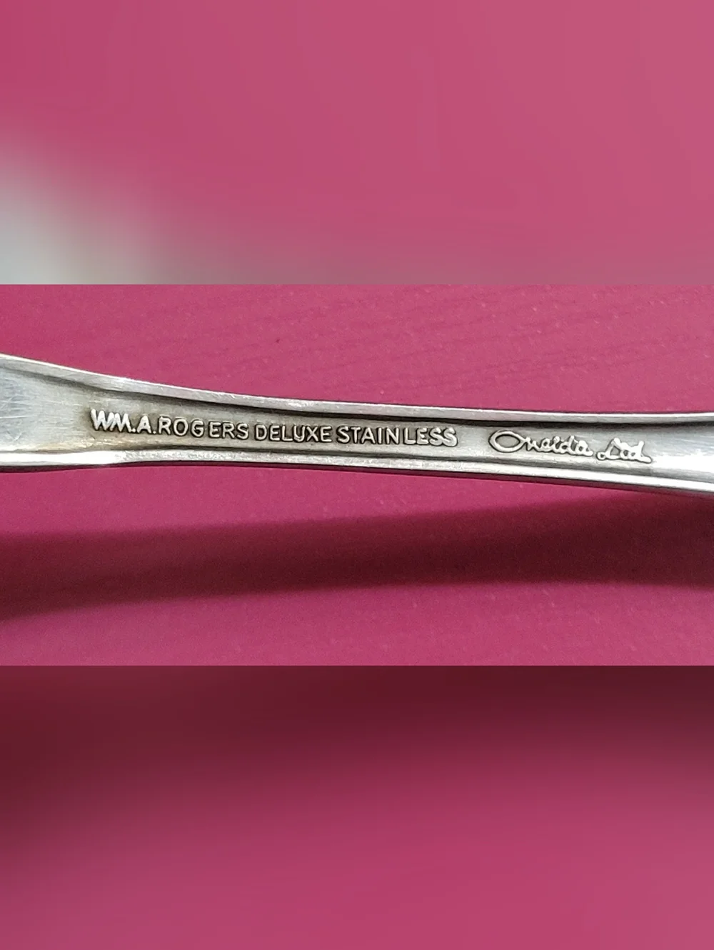 WM.A.Rogers Deluxe Stainless Oneida Ltd. Partial Silverware Set 20 Pieces (0664)